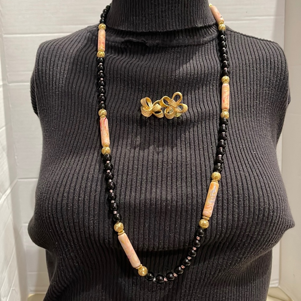Necklace and earrings set